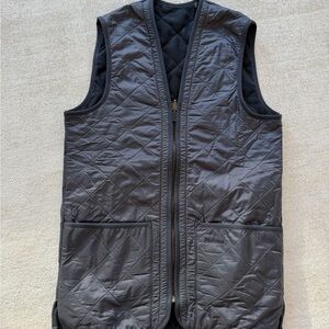 New, Never Worn Men’s Barbour Polarquilt Zip-In Vest